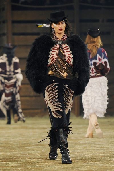 defile-chanel-farwest-cowboys-polémique
