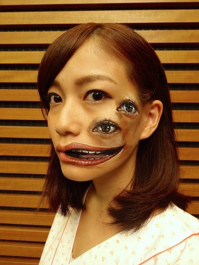Woman profile illusion