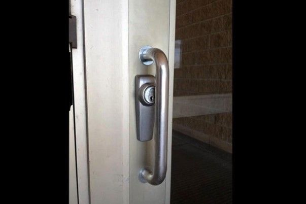 ferme la porte fail