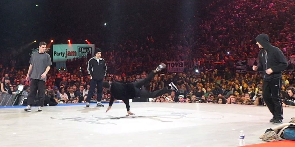 Sur le cul au Juste Debout