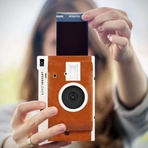 The-Lomo-Instant-Camera-By-Lomography