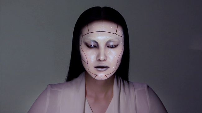 OMOTE-REAL-TIME-FACE-TRACKING-PROJECTION-MAPPING
