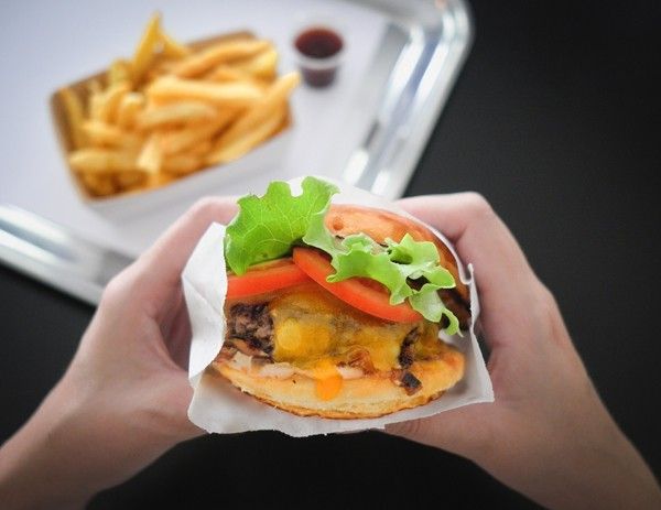 B&M cheese burger copyright Annabelle SCHACHMES