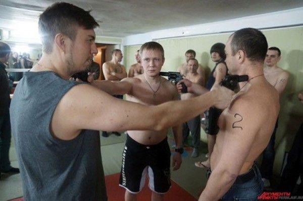L’art de la roulette russe… avec un taser.