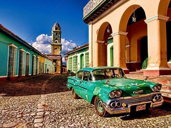 Cuba-voiture-art-deco