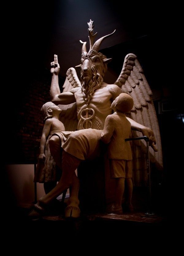 Un temple sataniste érige une statue de 2,5 mètres au calme