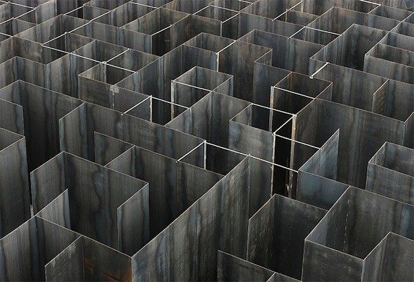 Gijs Van Vaerenbergh labyrinthe acier