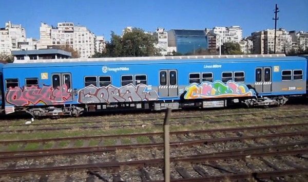 Por4 Koral graffiti train