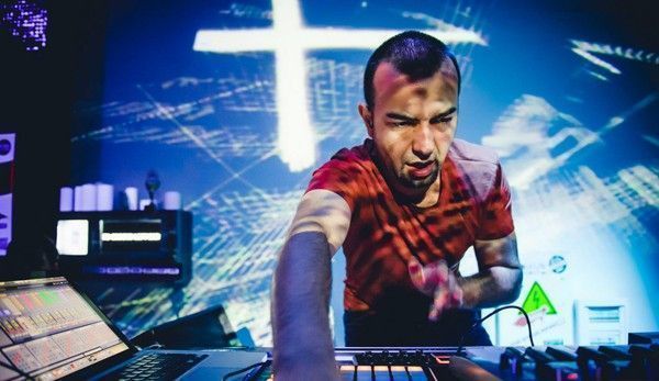 Teddy Fitzhugh : sept ans d’écumage de clubs en photos