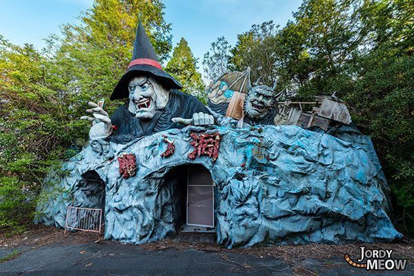urbex japon sorcière