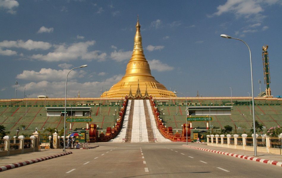 réplique de la pagode de rangoun 