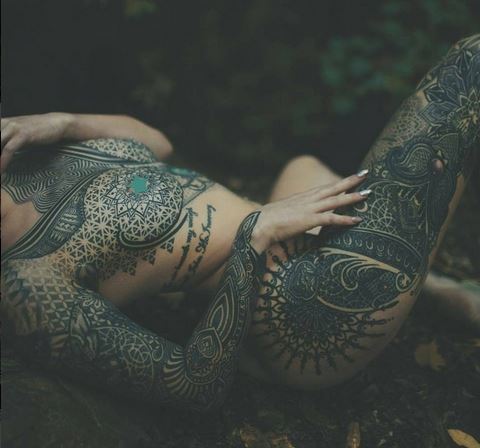 les-tatouages-de-coen-mitchell-vus-par-le-photographe-carlos-de-treend