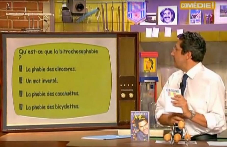 Burger Quiz - Jeu De Société - 2 à 7 Joueurs - Dès 12 Ans - 330 Cartes Épreuves - Cheesebuzzers Et Totems - Pop Culture Et Imitations - 30 Min