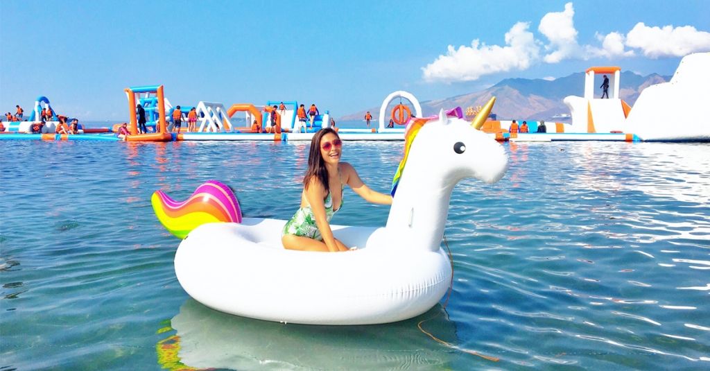 Inflatable Island, un monde flottant sur le thème de… la licorne !