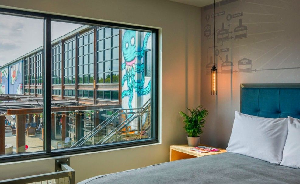 Doghouse Hotel & Brewery