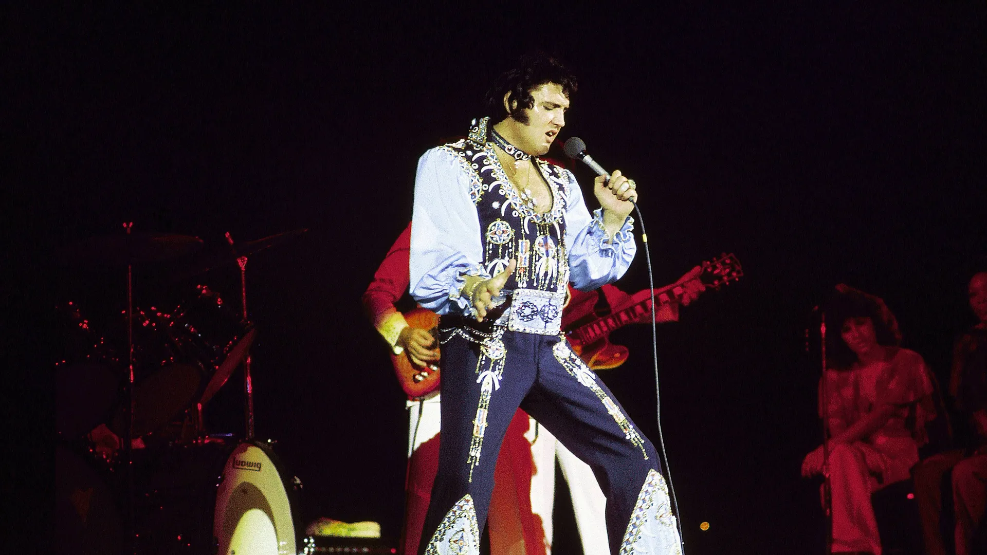 Le collier emblématique d'Elvis Presley enfin mis aux enchères