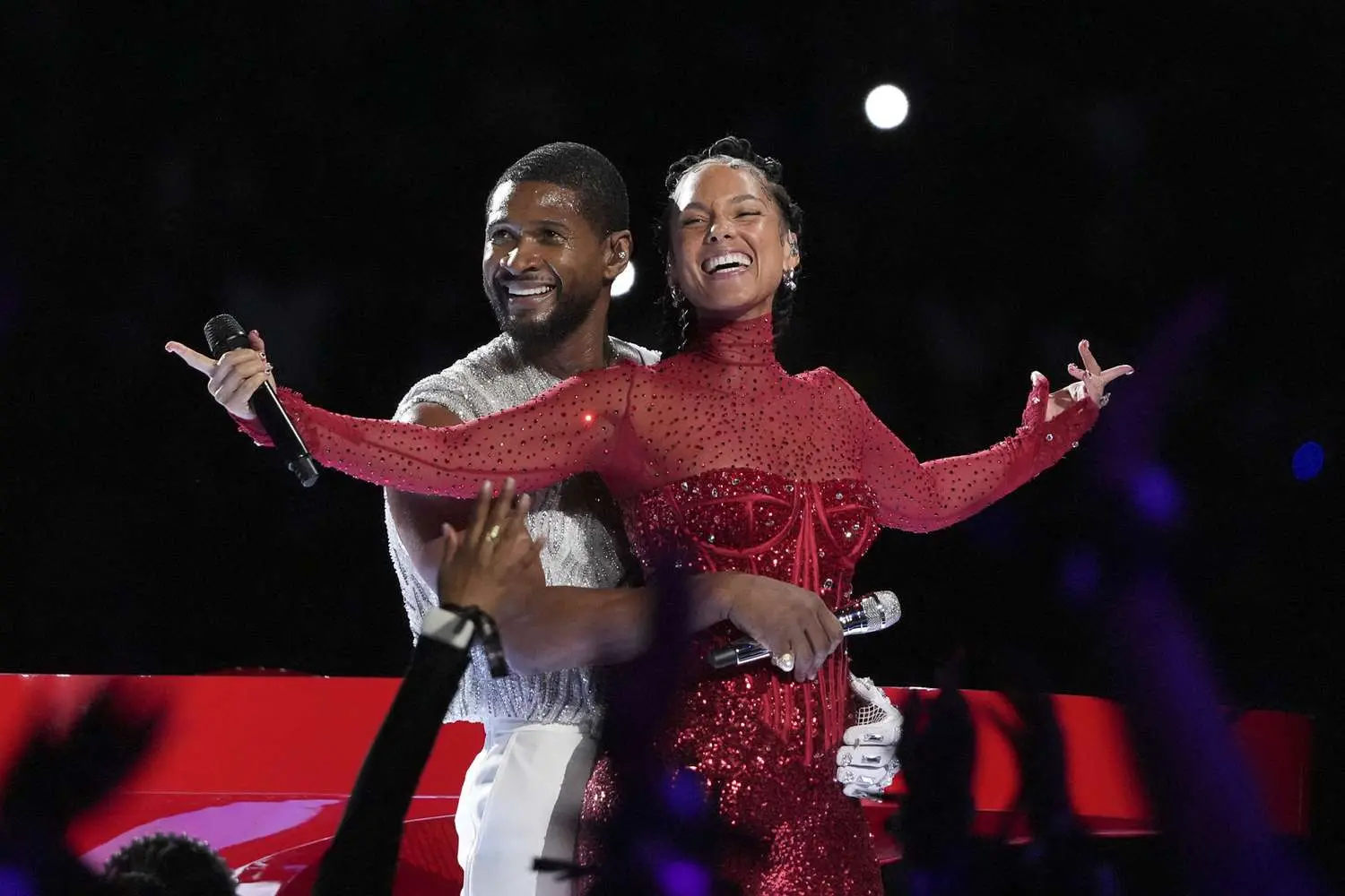 Usher et Alicia Keys super bowl 2024